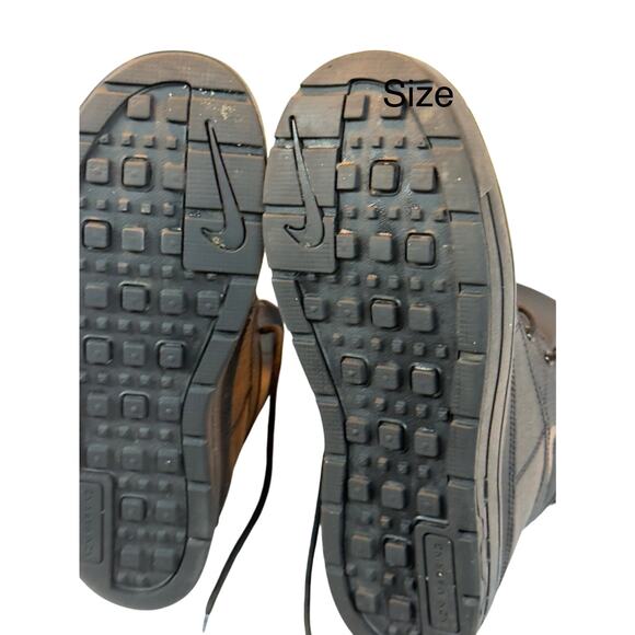 NIKE ACG WOODSIDE II Boots Triple Black SIZE 7 Y HF0767-001 - Picture 4 of 5